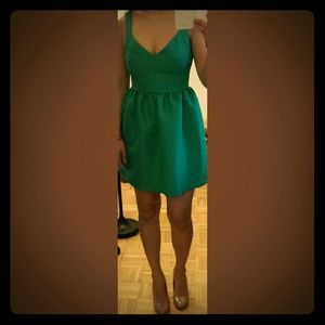 COPY - NWT beautiful emerald green dress